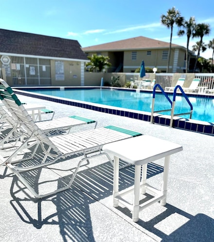 1548 SE Royal Green Cir Unit 105, Port Saint Lucie, FL 34952