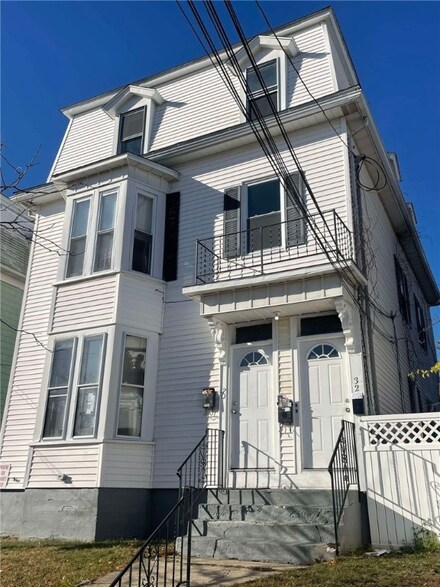 30 Fallon Ave, Providence, RI 02908