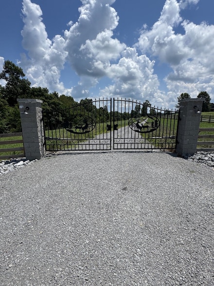 5370 Galen Rd, Lafayette, TN 37083