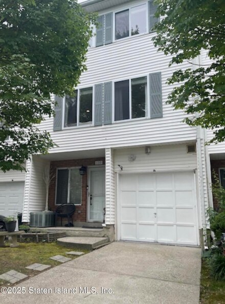 159 Aspen Knolls Way, Staten Island, NY 10312
