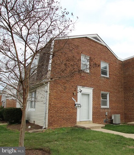 2737 Iverson St Unit 52, Temple Hills, MD 20748