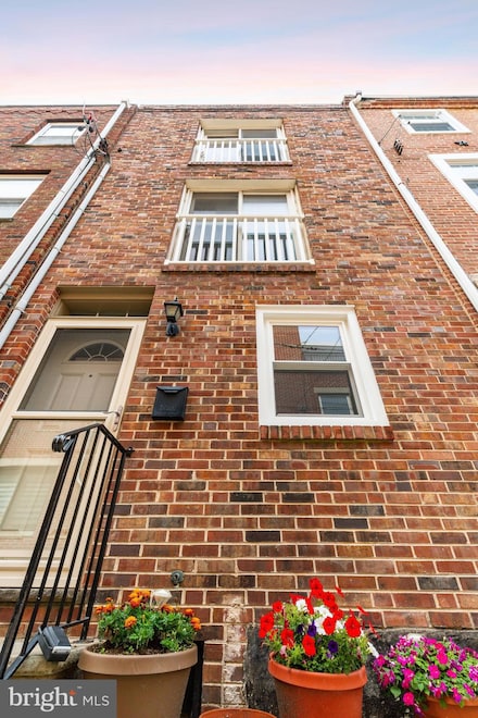 754 S Mildred St, Philadelphia, PA 19147