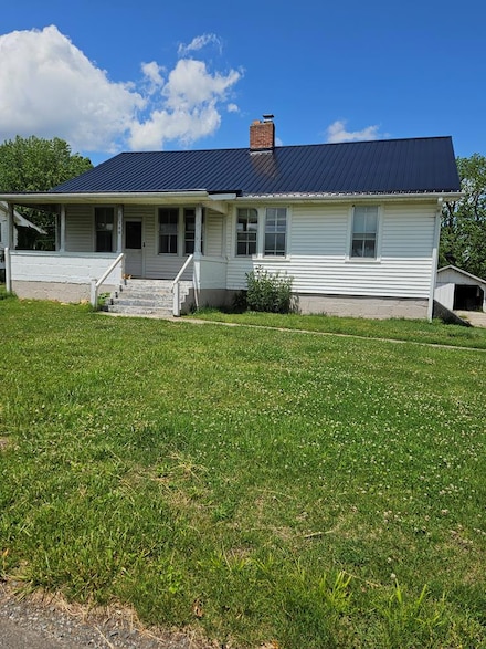 160 Staff St, Austinville, VA 24312