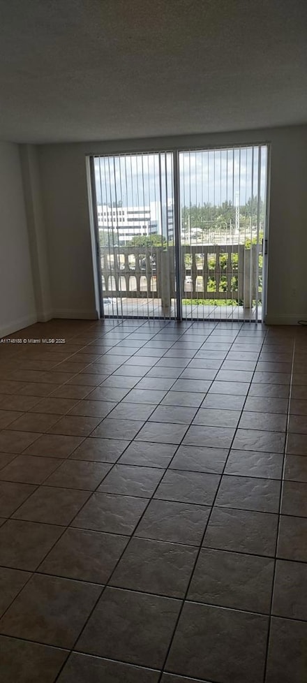 15600 NW 7th Ave Unit 811, Miami, FL 33169