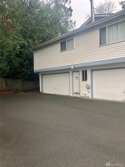 4508 216th St SW Unit 8B, Mountlake Terrace, WA 98043