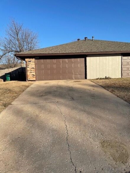 7302 Kings Manor Ct, Oklahoma City, OK 73132