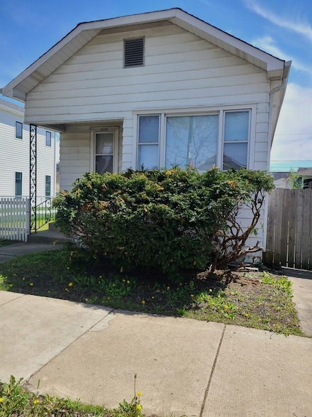 7319 W Addison St, Chicago, IL 60634