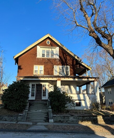 12 Woodford St, Worcester, MA 01604