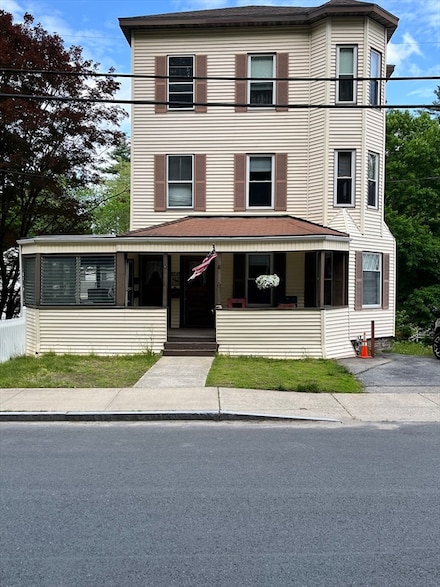 21 Coombs St, Southbridge, MA 01550