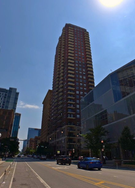 41 E 8th St Unit 1702, Chicago, IL 60605