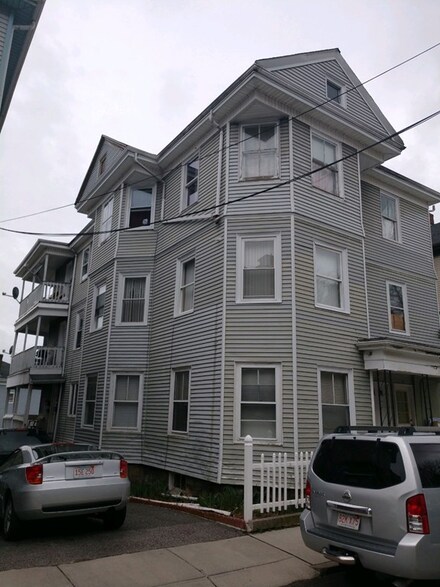 62 School St, Fall River, MA 02720
