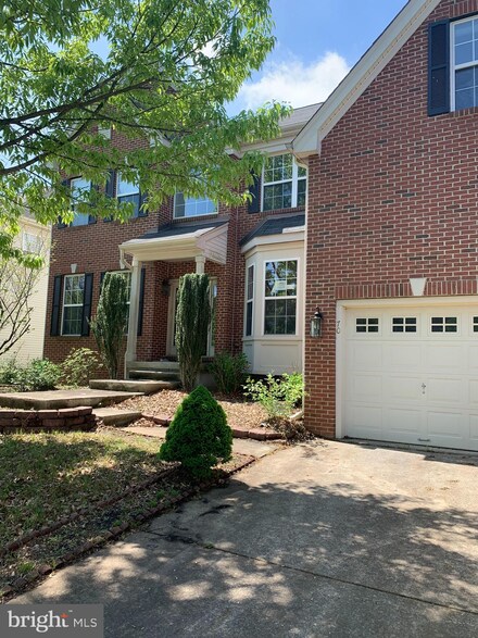 70 Meadow Run Rd, Bordentown, NJ 08505