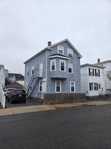 4 Sprague St, Peabody, MA 01960
