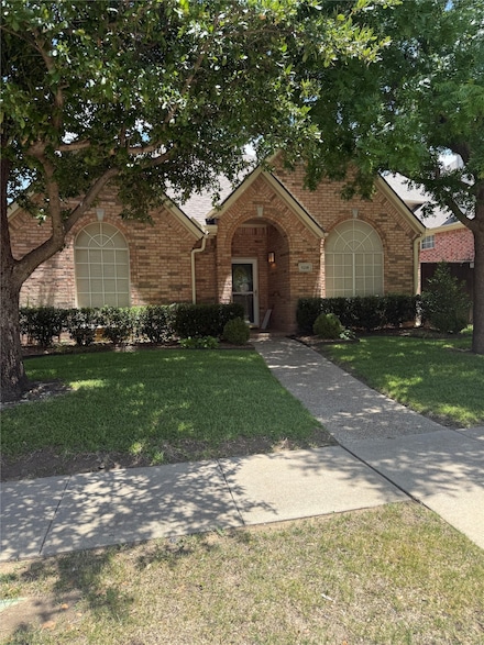 9208 Blue Water Dr, Plano, TX 75025