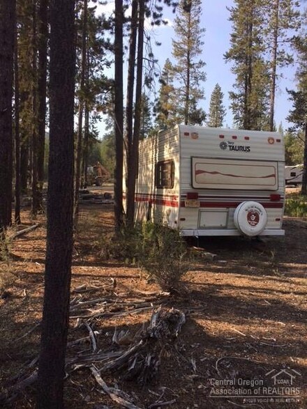 7 Cappy Ct, Crescent Lake, OR 97733