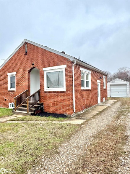 2346 21st St SW, Mason City, IA 50401