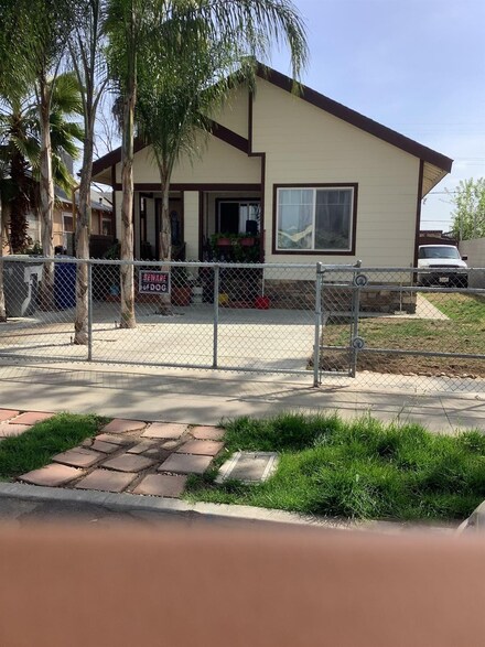 1536 E Englewood Ave, Fresno, CA 93728