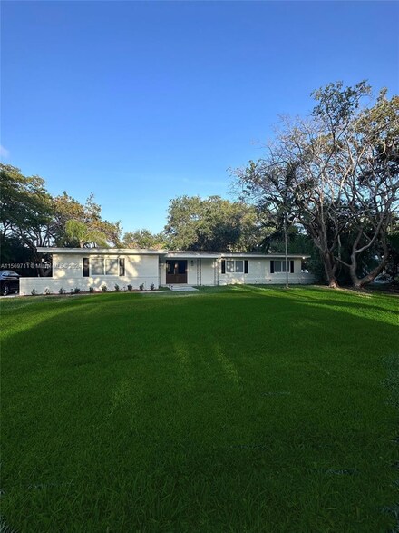 9255 SW 72nd Ave, Miami, FL 33156