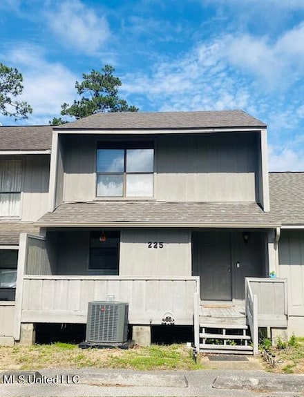 225 Highpoint Dr, Diamondhead, MS 39525