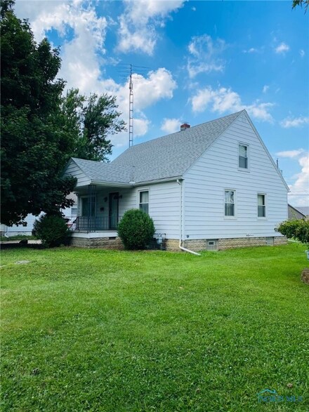 1014 Mckinley St, Fremont, OH 43420