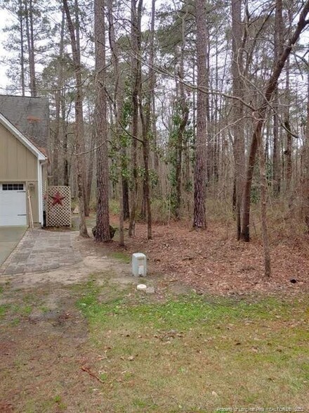 638 Ginesing Dr, Vass, NC 28394