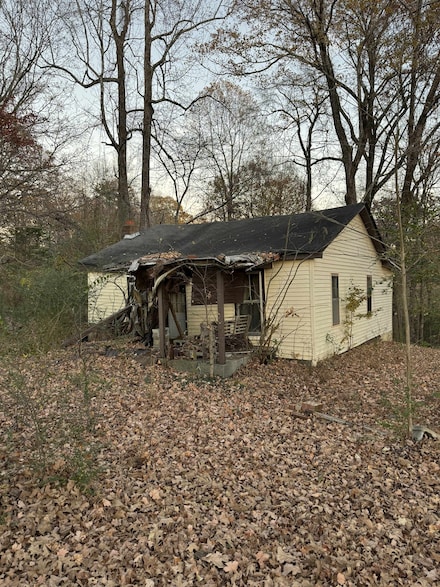 1506 Hayshed Rd, Charlotte, TN 37036