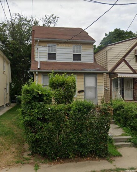 100-32 199th St, Hollis, NY 11423