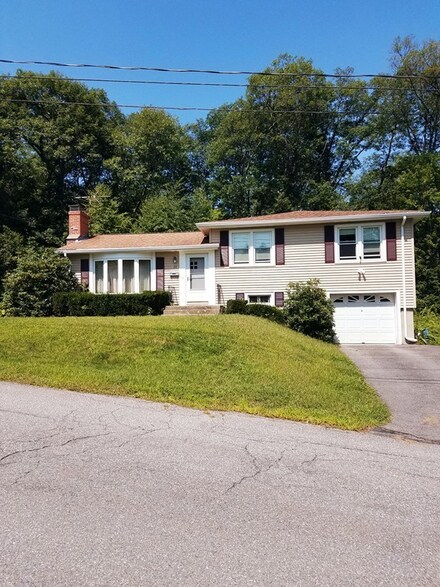 28 Cavour Cir, West Boylston, MA 01583