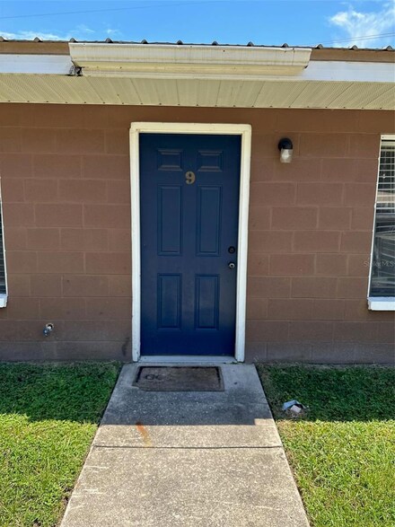 3600 SW 23rd St Unit 9, Gainesville, FL 32608