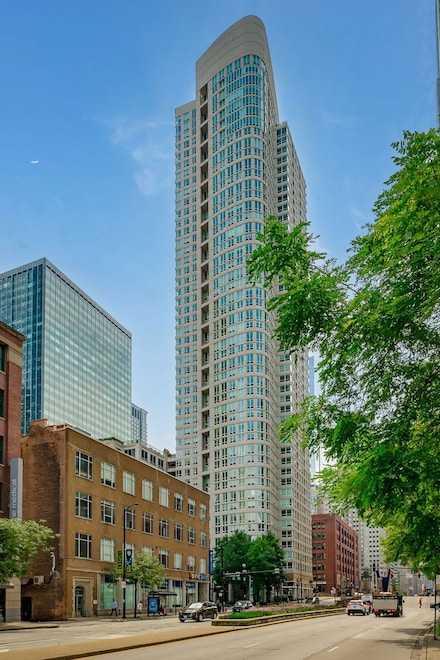 345 N Lasalle Dr Unit 1501, Chicago, IL 60654