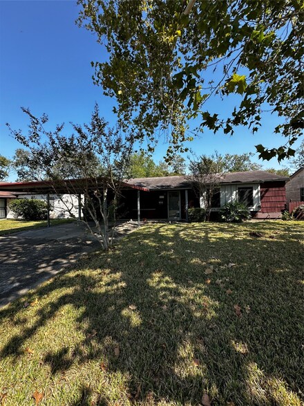 5159 Dumore Dr, Houston, TX 77048