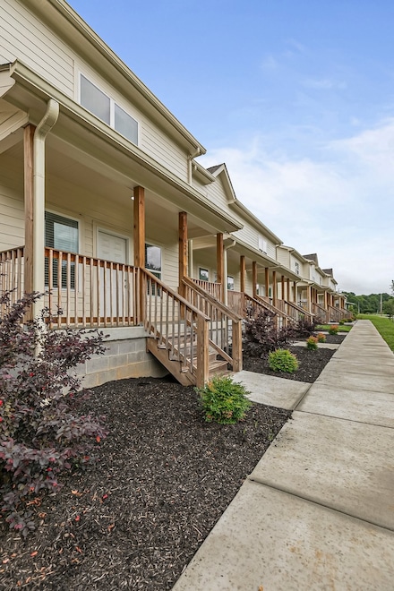 426 Caldwell Dr, Columbia, TN 38401