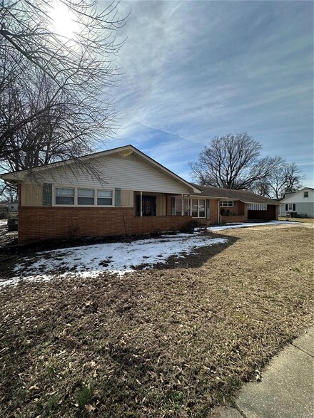 220 W Dawson Ave, Lilbourn, MO 63862