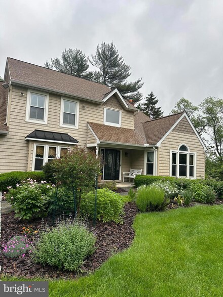 475 Poplar Ln, Lafayette Hill, PA 19444