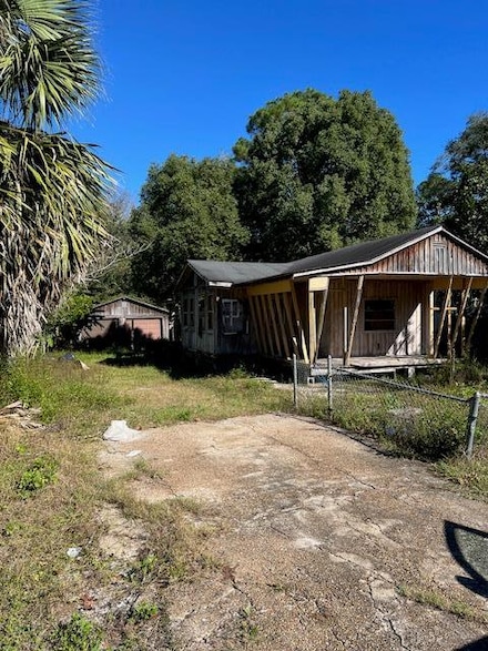 1093 Bluff Rd, Apalachicola, FL 32320
