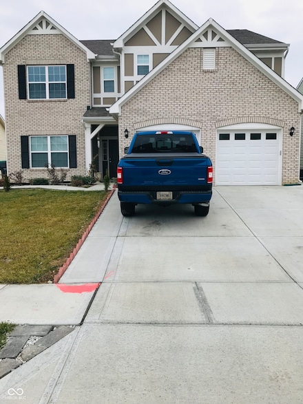 822 Blue Ash Trail, Greenwood, IN 46143