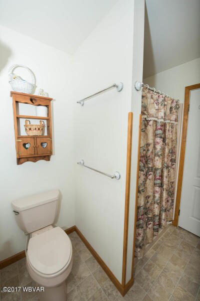 50 Saw Ln, New Columbia, PA 17856