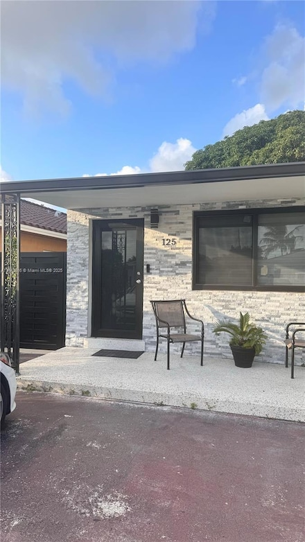 125 W 14th St, Hialeah, FL 33010