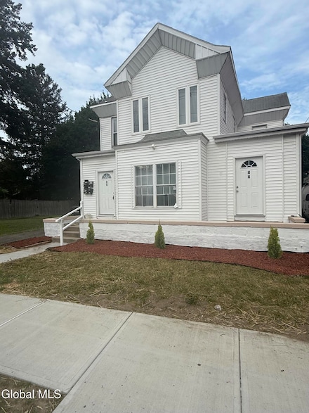 44 2nd Ave, Troy, NY 12180