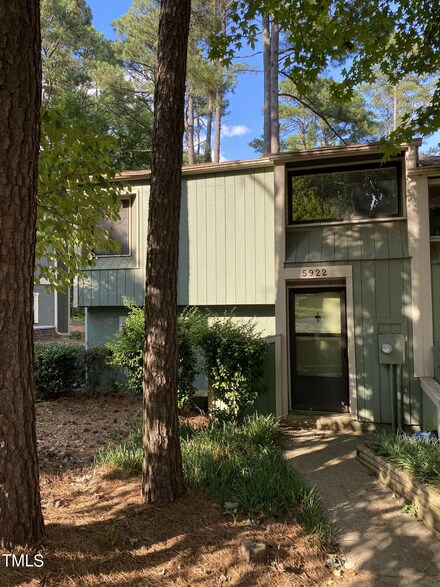 5922 Farm Gate Rd, Raleigh, NC 27606