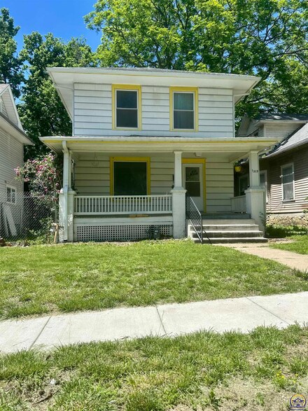 1519 SW Fillmore St, Topeka, KS 66604