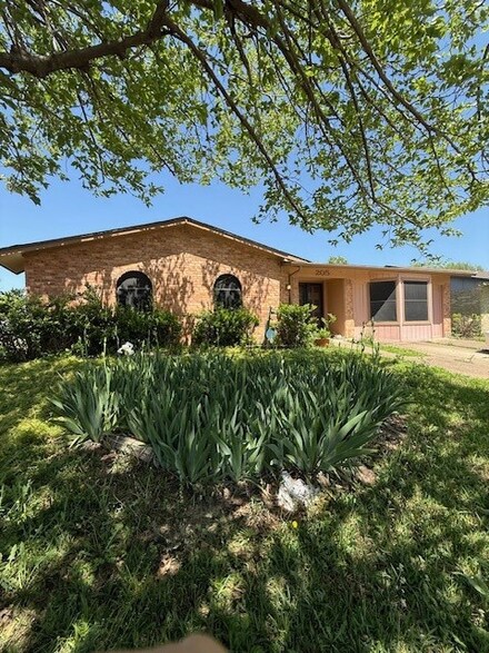 205 E Kearney St, Mesquite, TX 75149