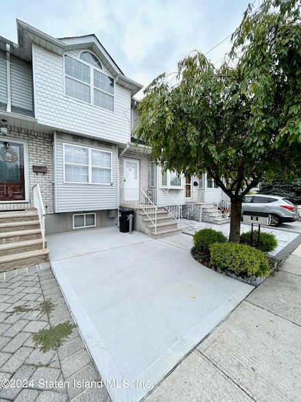 75 Russell St, Staten Island, NY 10308