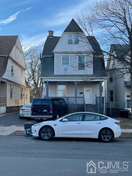 39 Mine St, New Brunswick, NJ 08901