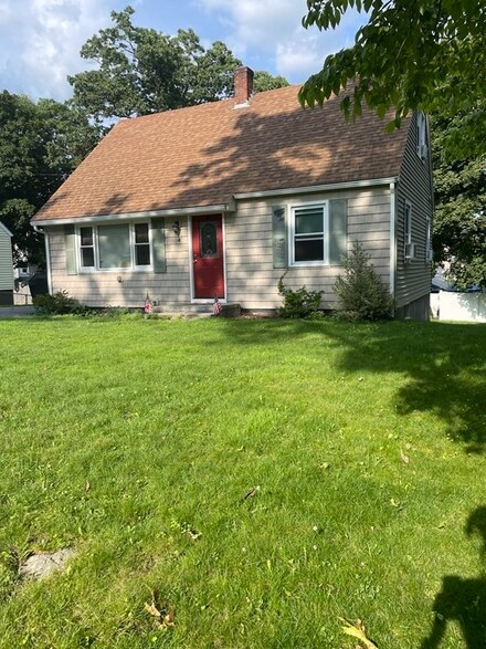 4 Rural St, Worcester, MA 01604