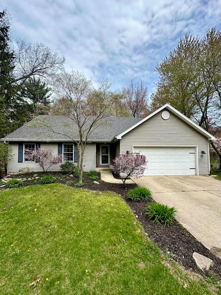 2801 Wildwood Ln, Stevensville, MI 49127