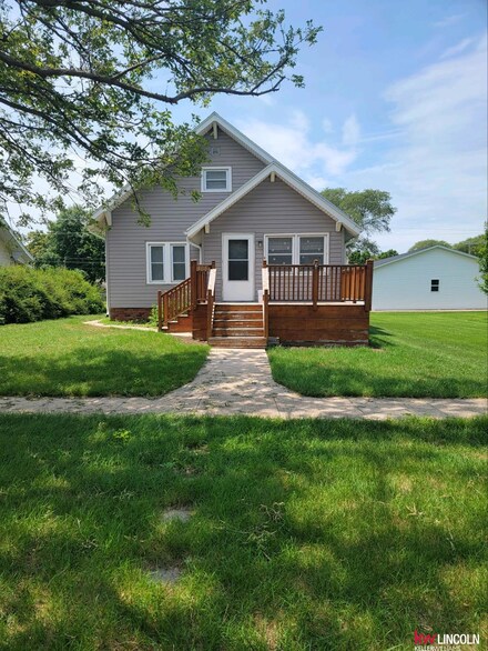 405 S Main Ave, Sutton, NE 68979