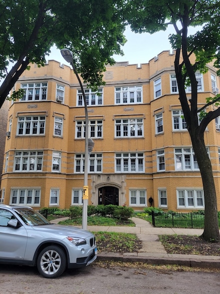 7523 N Claremont Ave Unit G-N, Chicago, IL 60645