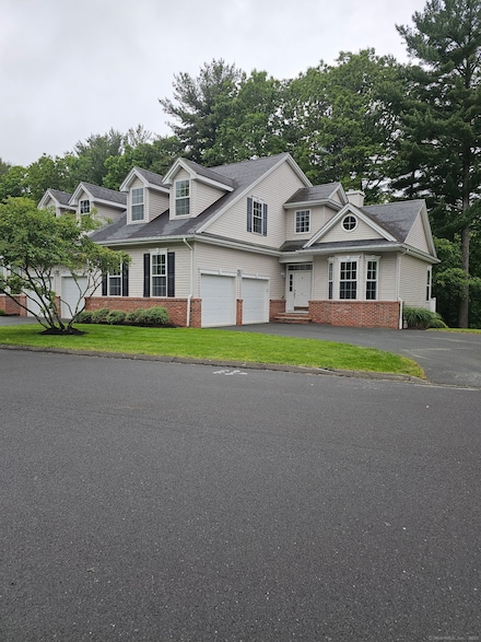 17 Marble Faun Ln Unit 17, Windsor, CT 06095