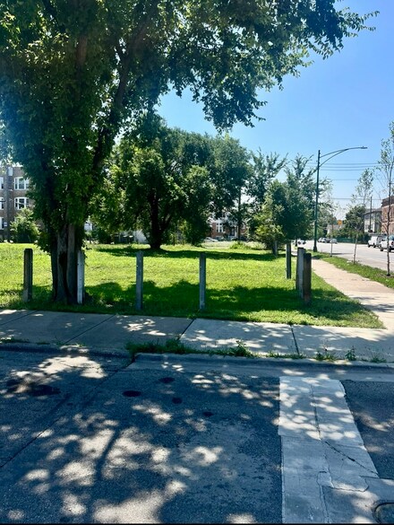 3555 W Lexington St, Chicago, IL 60624